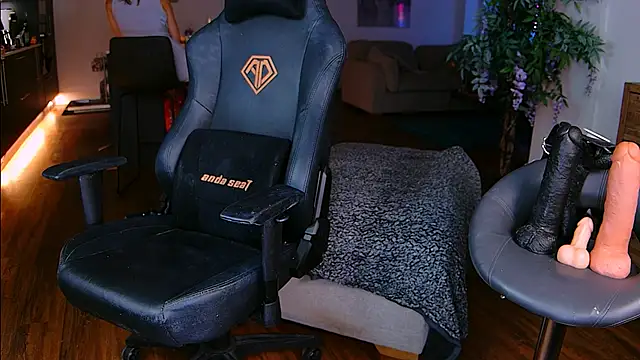 GoddessElizabethX online show from 04.12.26