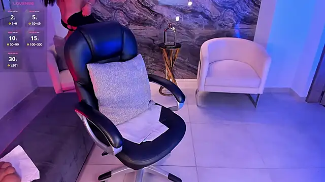 Snapshot of SofiaReyes1 chatting on 02.09.25 SofiaReyes1 online show from 02.09.25