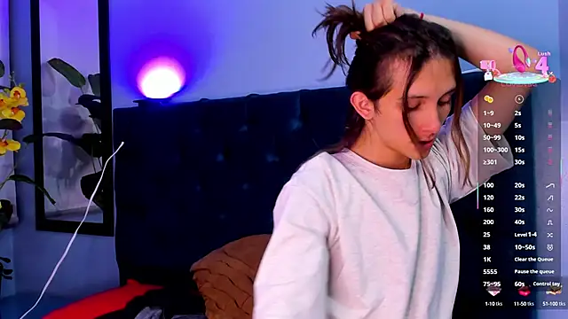 Snapshot of Feniix__ chatting on 09.16.25 Feniix online show from 09.16.25