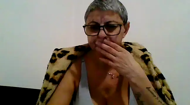 roseblak42 online show from 02.14.25