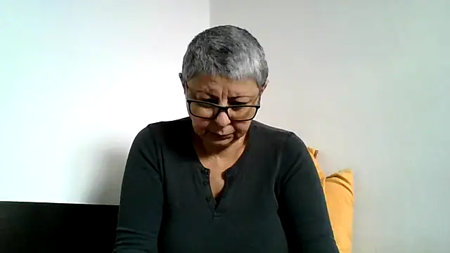 roseblak42 online show from 12.19.25