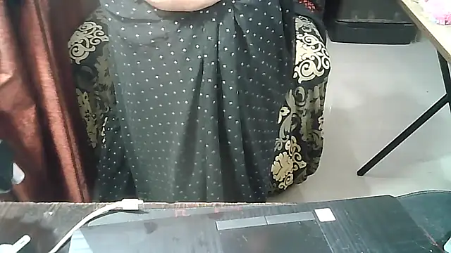 Snapshot of Punambhabisexy chatting on 04.22.26 Punambhabisexy online show from 04.22.26