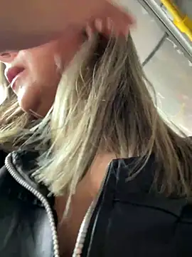 Snapshot of _Abril-Office1 chatting on 12.26.24 Abril-Office1 online show from 12.26.24