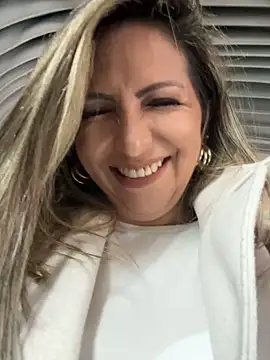 Snapshot of _Abril-Office1 chatting on 12.27.24 Abril-Office1 online show from 12.27.24