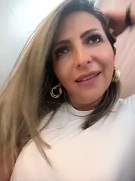 Snapshot of _Abril-Office1 chatting on 12.27.24 Abril-Office1 online show from 12.27.24