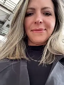 Snapshot of _Abril-Office1 chatting on 01.08.25 Abril-Office1 online show from 01.08.25