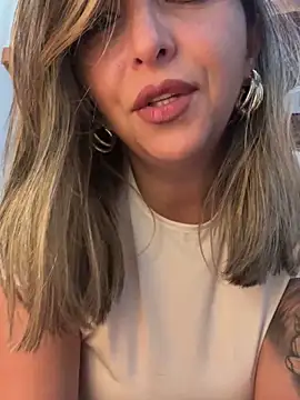 Snapshot of _Abril-Office1 chatting on 01.13.25 Abril-Office1 online show from 01.13.25