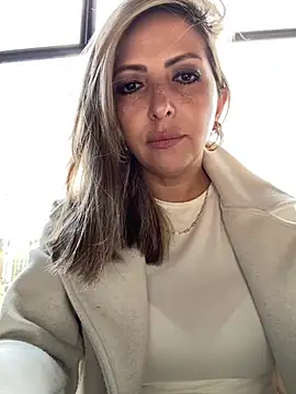 Snapshot of _Abril-Office1 chatting on 01.31.25 Abril-Office1 online show from 01.31.25