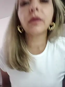 Snapshot of _Abril-Office1 chatting on 02.10.25 Abril-Office1 online show from 02.10.25