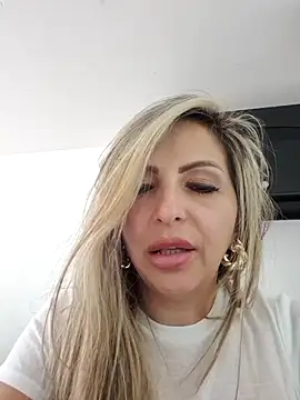 Snapshot of _Abril-Office1 chatting on 02.28.25 Abril-Office1 online show from 02.28.25