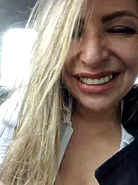 Snapshot of _Abril-Office1 chatting on 03.04.25 Abril-Office1 online show from 03.04.25