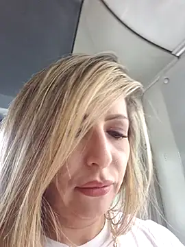 Snapshot of _Abril-Office1 chatting on 03.20.25 Abril-Office1 online show from 03.20.25