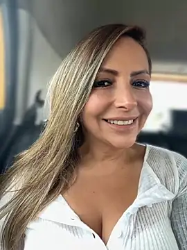 Snapshot of _Abril-Office1 chatting on 09.25.25 Abril-Office1 online show from 09.25.25