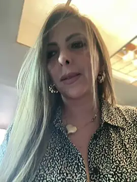 Snapshot of _Abril-Office1 chatting on 01.14.26 Abril-Office1 online show from 01.14.26