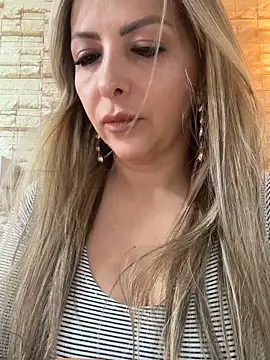 Snapshot of _Abril-Office1 chatting on 06.19.26 Abril-Office1 online show from 06.19.26