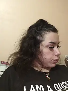 LovelyJulliette online show from 02.16.25