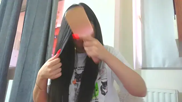 LovelyJulliette online show from 03.26.26