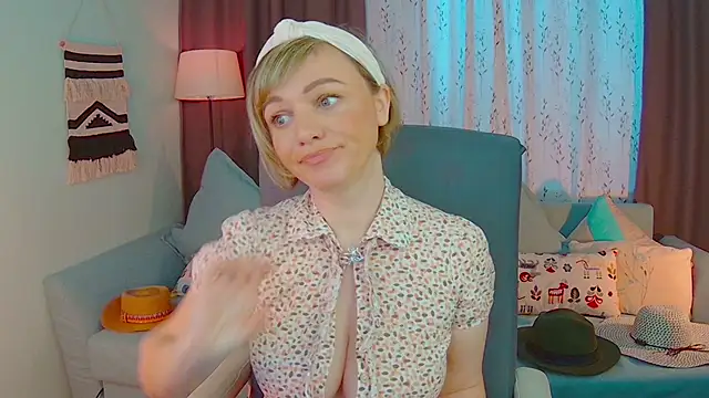 NandiSmile online show from 02.18.25