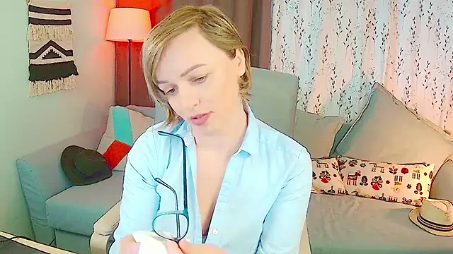 NandiSmile online show from 12.02.25