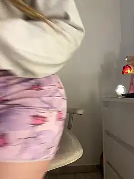 Snapshot of natashasweet chatting on 03.20.25 natashasweet online show from 03.20.25