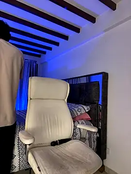 Snapshot of natashasweet chatting on 09.24.25 natashasweet online show from 09.24.25