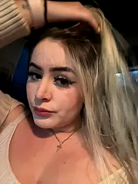 Snapshot of natashasweet chatting on 10.11.25 natashasweet online show from 10.11.25