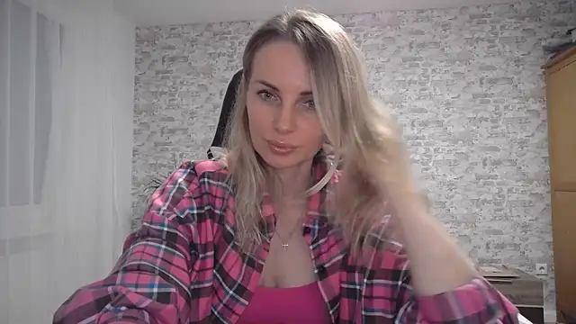 AlissonBia online show from 09.15.25