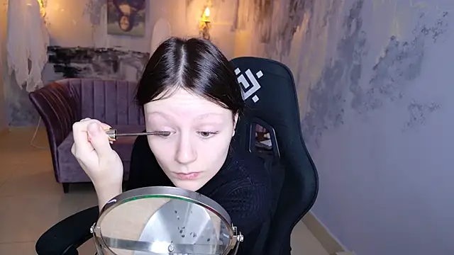 VeliraBraitberg online show from 12.08.24