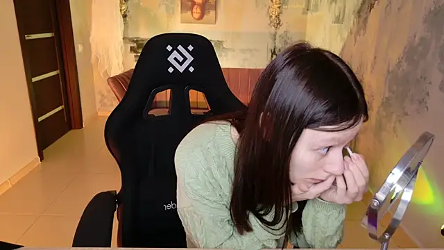 VeliraBraitberg online show from 12.18.24