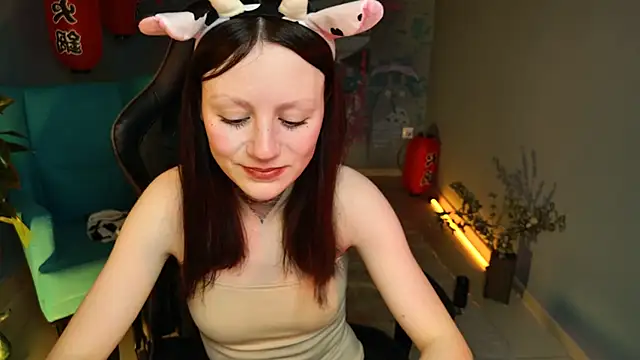 VeliraBraitberg online show from 12.20.24