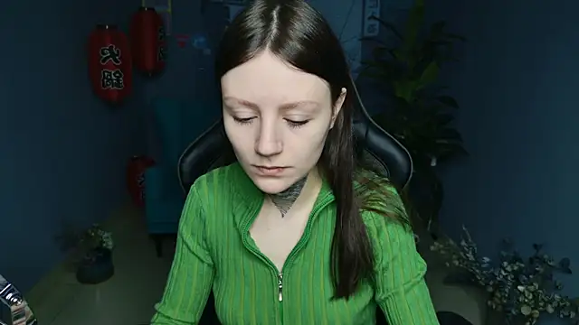 VeliraBraitberg online show from 02.23.25