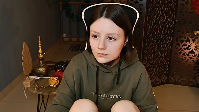 VeliraBraitberg online show from 03.21.25