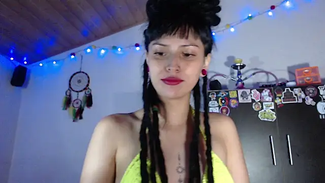 Snapshot of Gaby_cute_16 chatting on 05.30.26 Gaby cute 16 online show from 05.30.26