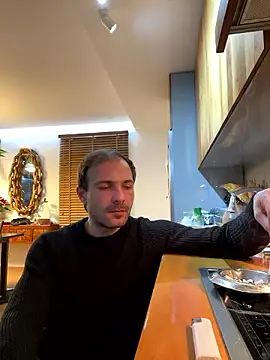 Adventurehotman online show from 12.06.24