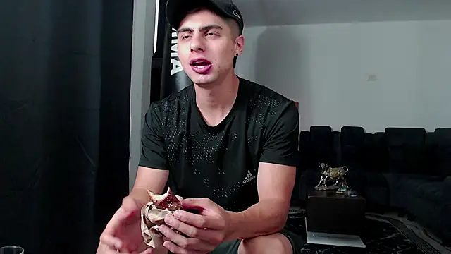 Snapshot of Stiven_CL chatting on 11.04.25 Stiven CL online show from 11.04.25