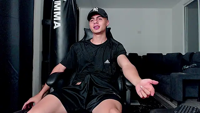 Snapshot of Stiven_CL chatting on 11.30.25 Stiven CL online show from 11.30.25