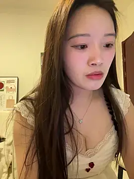 Snapshot of rose-u chatting on 03.02.25 rose-u online show from 03.02.25