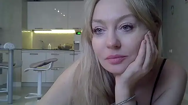 ZarinaSwift online show from 01.14.25