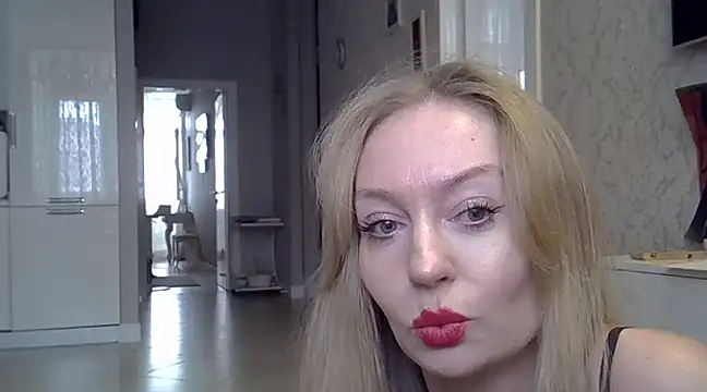 ZarinaSwift online show from 03.20.25