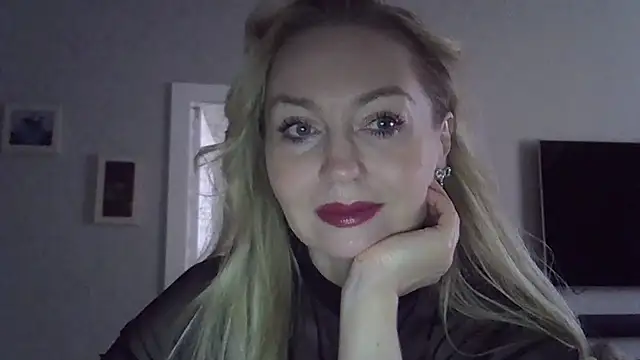 ZarinaSwift online show from 10.08.25