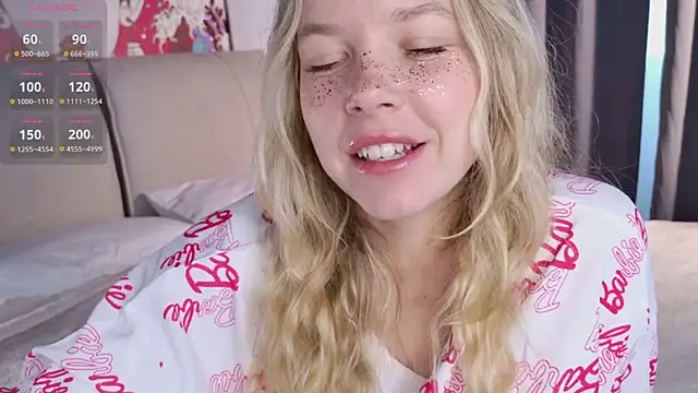 Snapshot of milly_shy chatting on 07.17.26 milly shy online show from 07.17.26