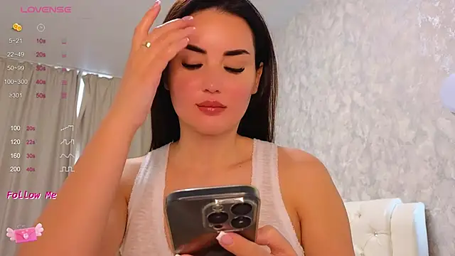 LaraSkinny online show from 02.26.25