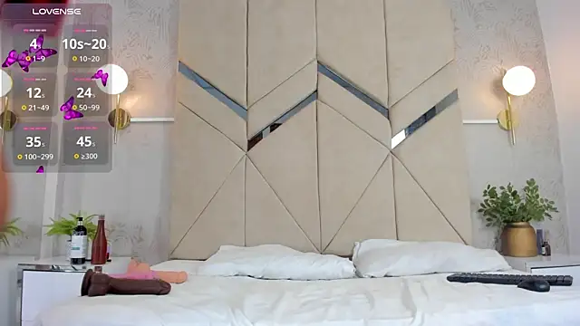 LiaVelez online show from 10.11.25