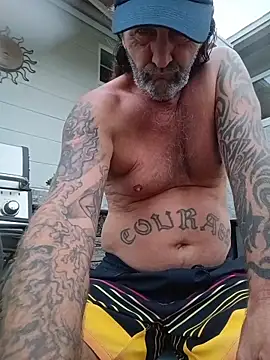 Snapshot of Hotbodyscottie chatting on 10.27.25 Hotbodyscottie online show from 10.27.25