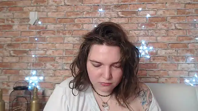 Amelia Kiss  online show from 01.20.25