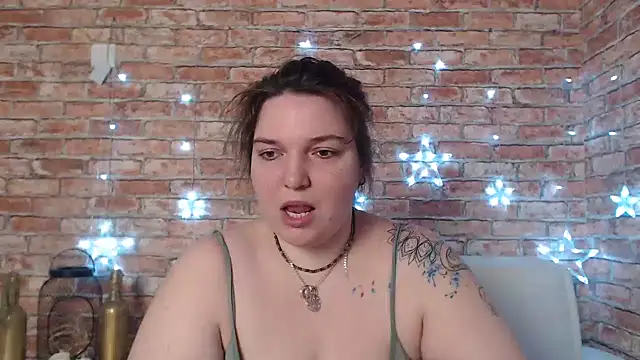 Amelia Kiss  online show from 01.22.25