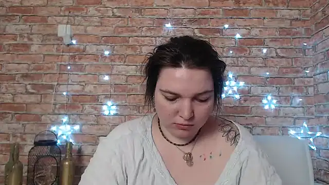 Amelia Kiss  online show from 01.31.25