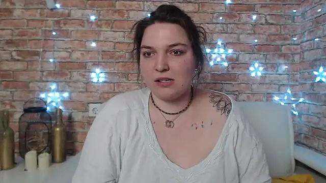 Amelia Kiss  online show from 01.31.25