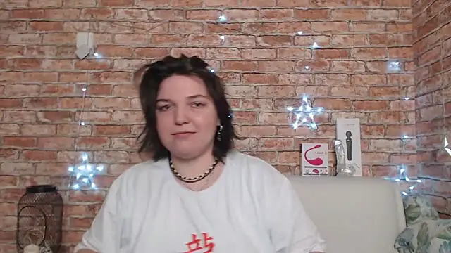 Amelia Kiss  online show from 09.18.25