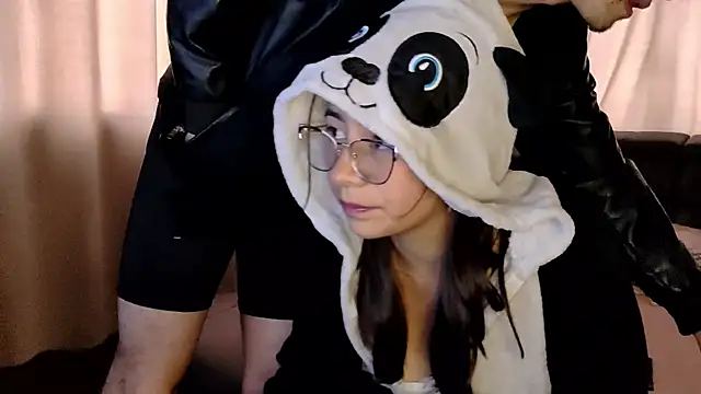 Snapshot of Alaia_sam chatting on 03.19.25 Alaia sam online show from 03.19.25